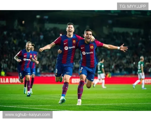 巴萨客场力克皇马继续领跑西甲豪取赛季不败佳绩