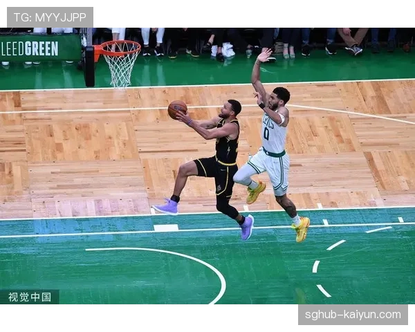 深度复盘总决赛G4:辽宁本钢的第三节“一波流”与防守策略调整 深度复盘总决赛G4:辽宁本钢的第三节“一波流”与防守策略调整